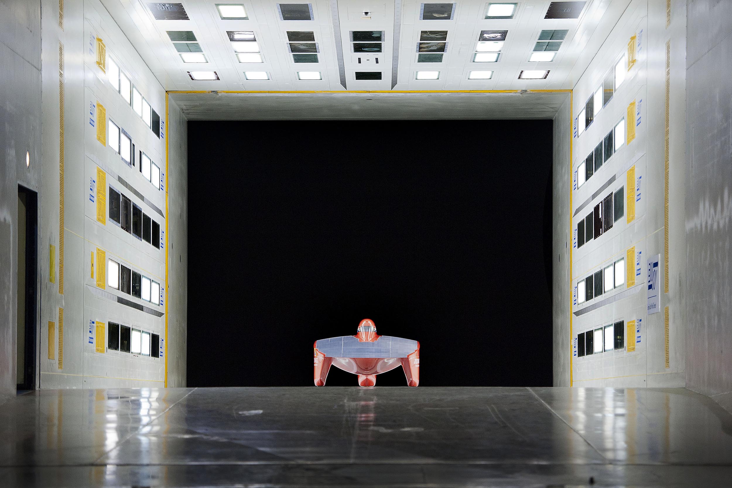 Technische fotografie solar auto windtunnel Universiteit Twente